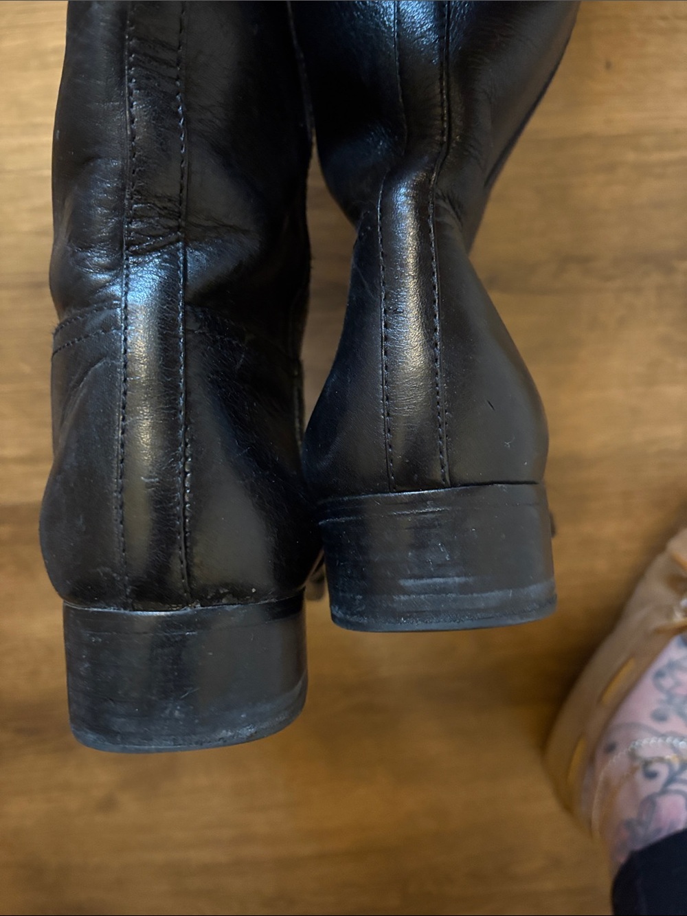Tory Burch Black Leather Knee-High Riding Boots with Gold Logo - Picture 4 of 10